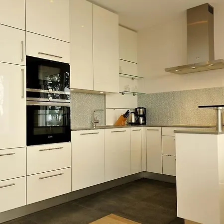1 Strandallee 13 Holiday home *